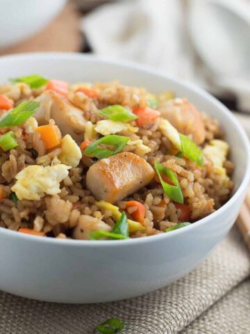 This Garlic Chicken Fried Rice recipe is exactly what you need for that leftover rice and that one last chicken breast in the fridge to create a new meal and avoiding a grocery store run!
