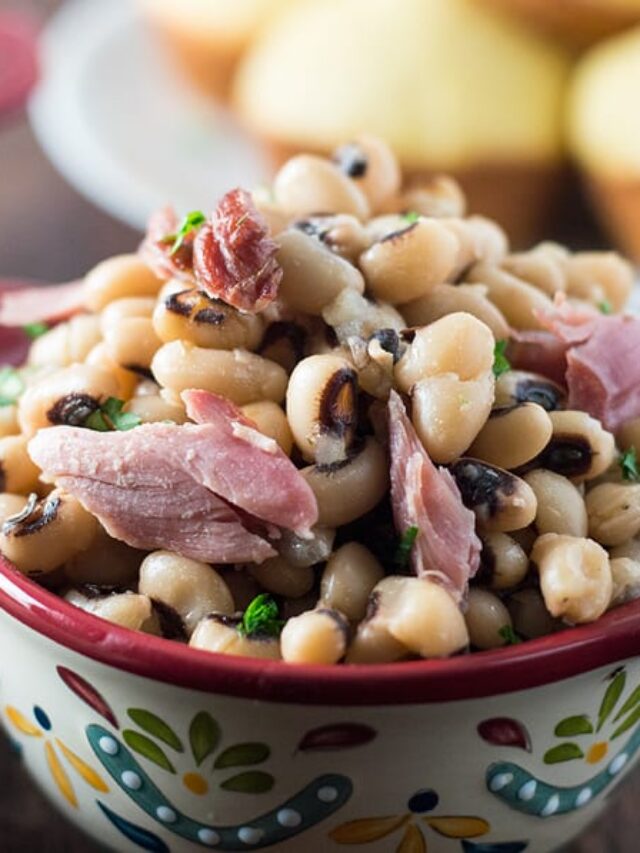 Closeup of the Southern Spicy and Smoky Souther Black Eyed Peas served to the table
